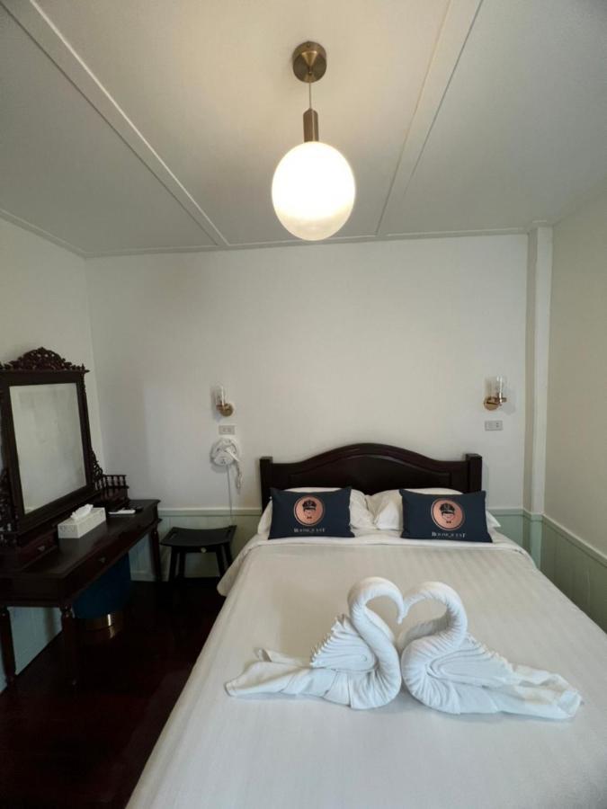 Roomquest Rim Praya Dinsor Road Bangkok Exterior foto