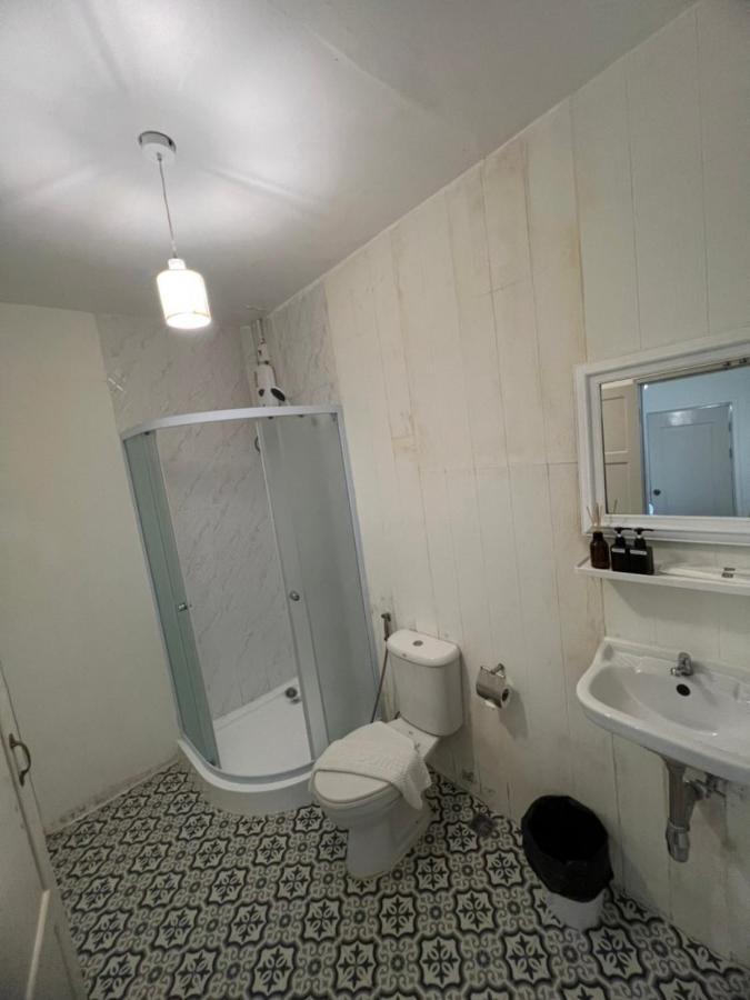 Roomquest Rim Praya Dinsor Road Bangkok Exterior foto