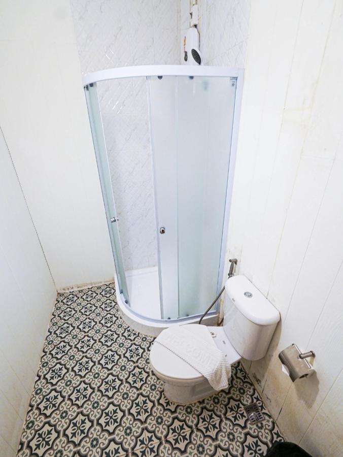 Roomquest Rim Praya Dinsor Road Bangkok Exterior foto