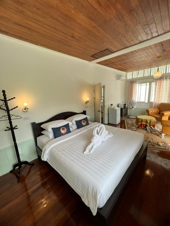 Roomquest Rim Praya Dinsor Road Bangkok Exterior foto