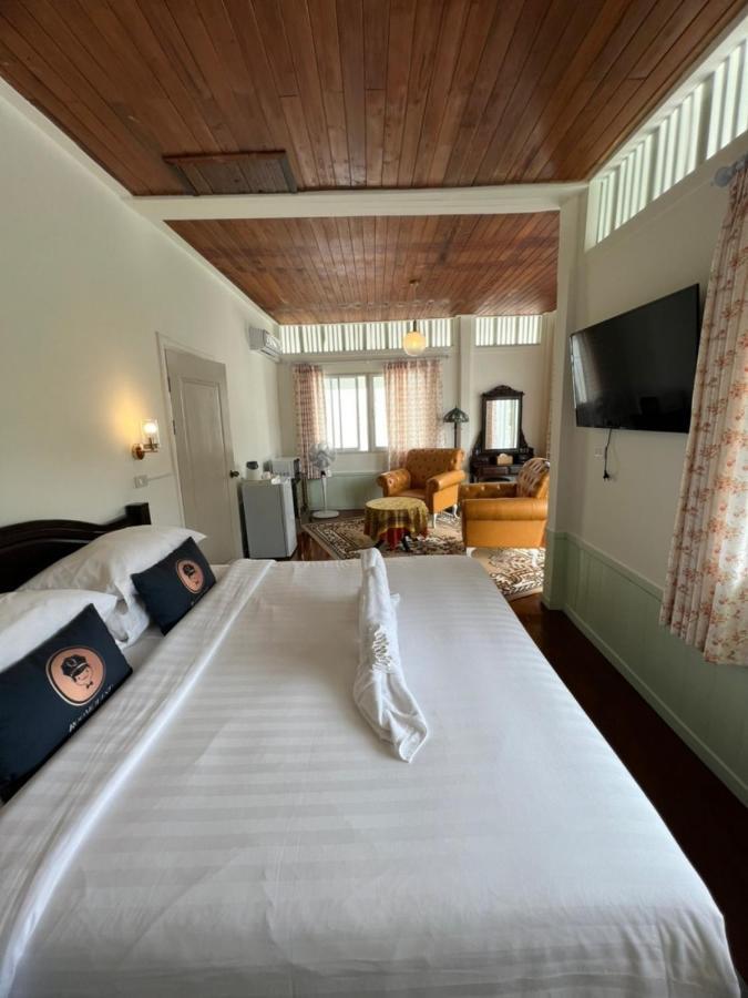 Roomquest Rim Praya Dinsor Road Bangkok Exterior foto