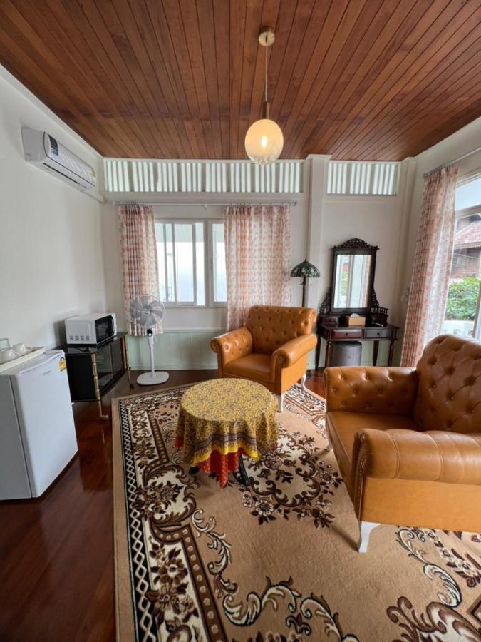 Roomquest Rim Praya Dinsor Road Bangkok Exterior foto