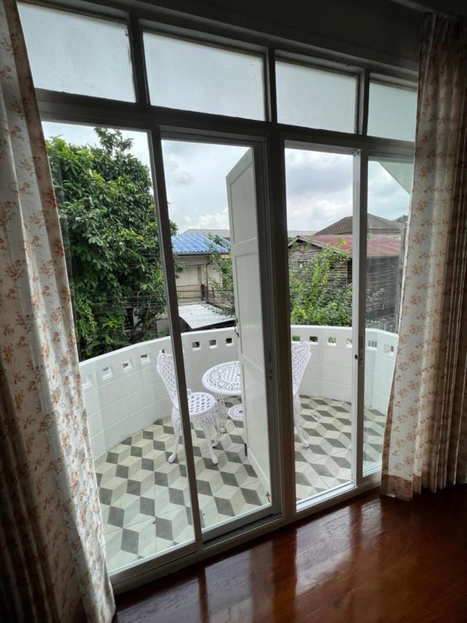 Roomquest Rim Praya Dinsor Road Bangkok Exterior foto