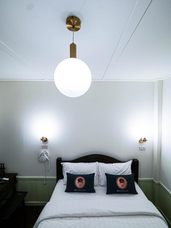 Roomquest Rim Praya Dinsor Road Bangkok Exterior foto