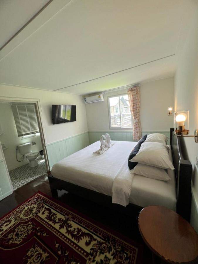 Roomquest Rim Praya Dinsor Road Bangkok Exterior foto